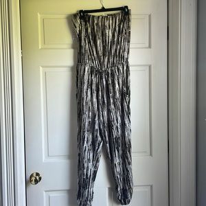 Peyton Jensen snakeskin jumpsuit size L NWT